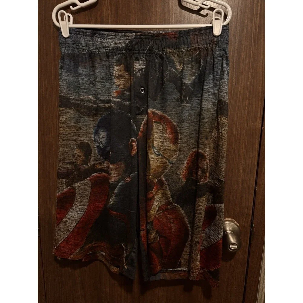 Marvel Civil War Captain America Iron Man Shorts Size L